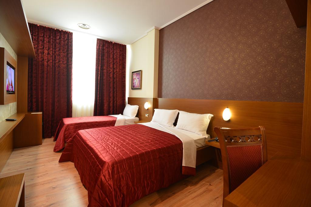 Hotel Austria Tirana Exteriör bild