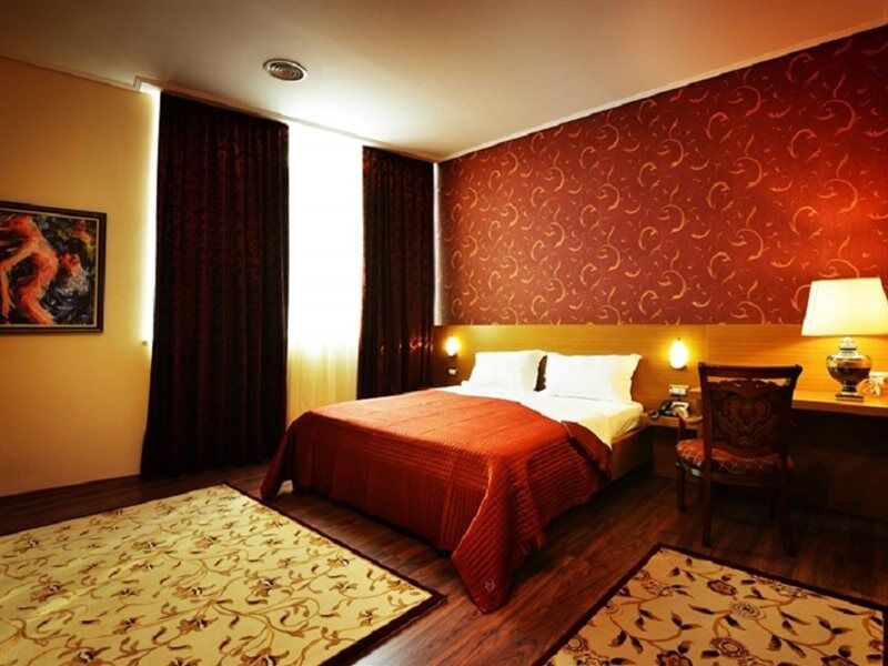Hotel Austria Tirana Exteriör bild